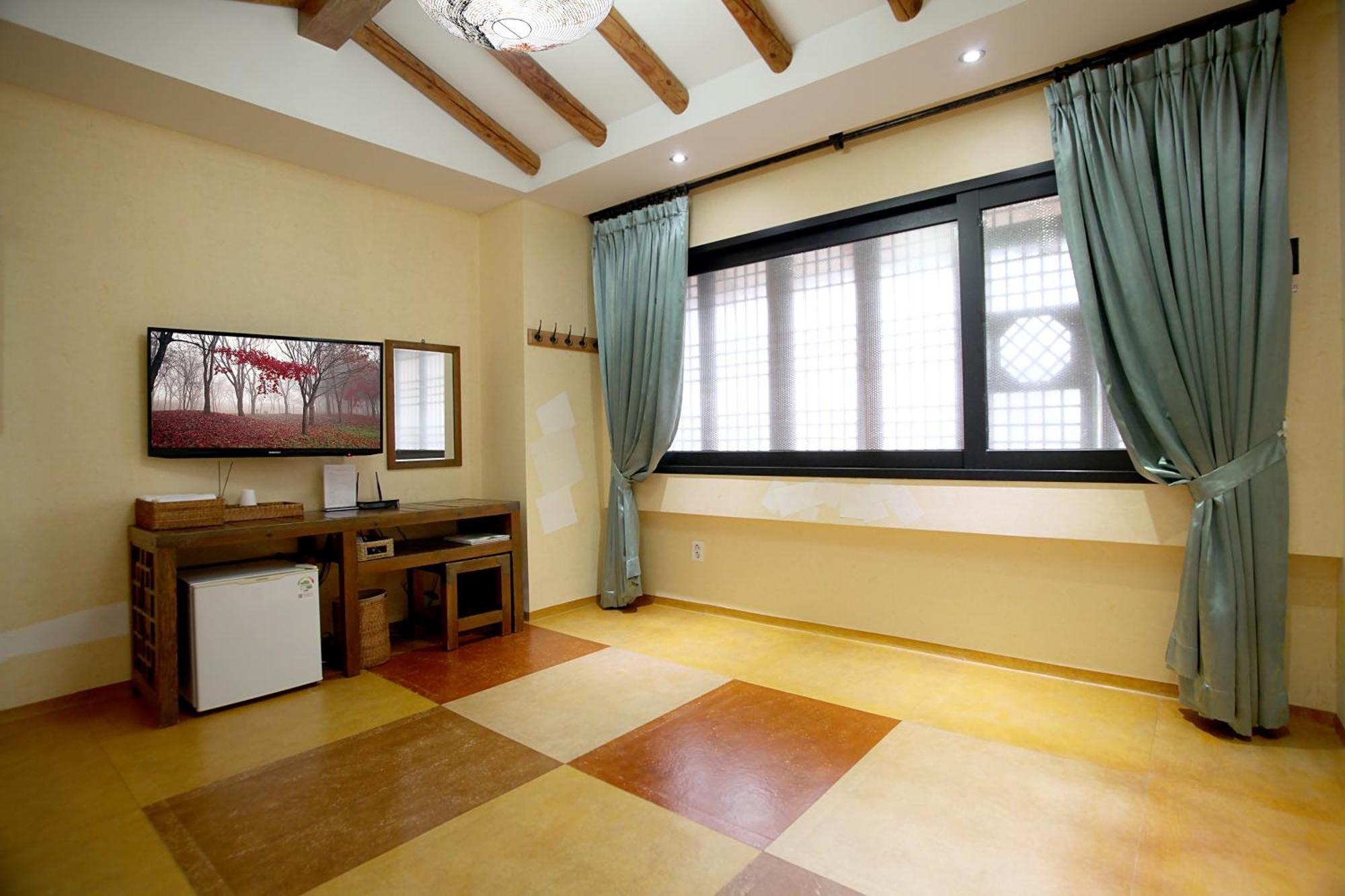 Jeonju Hanok Taejogung Hotel Room photo