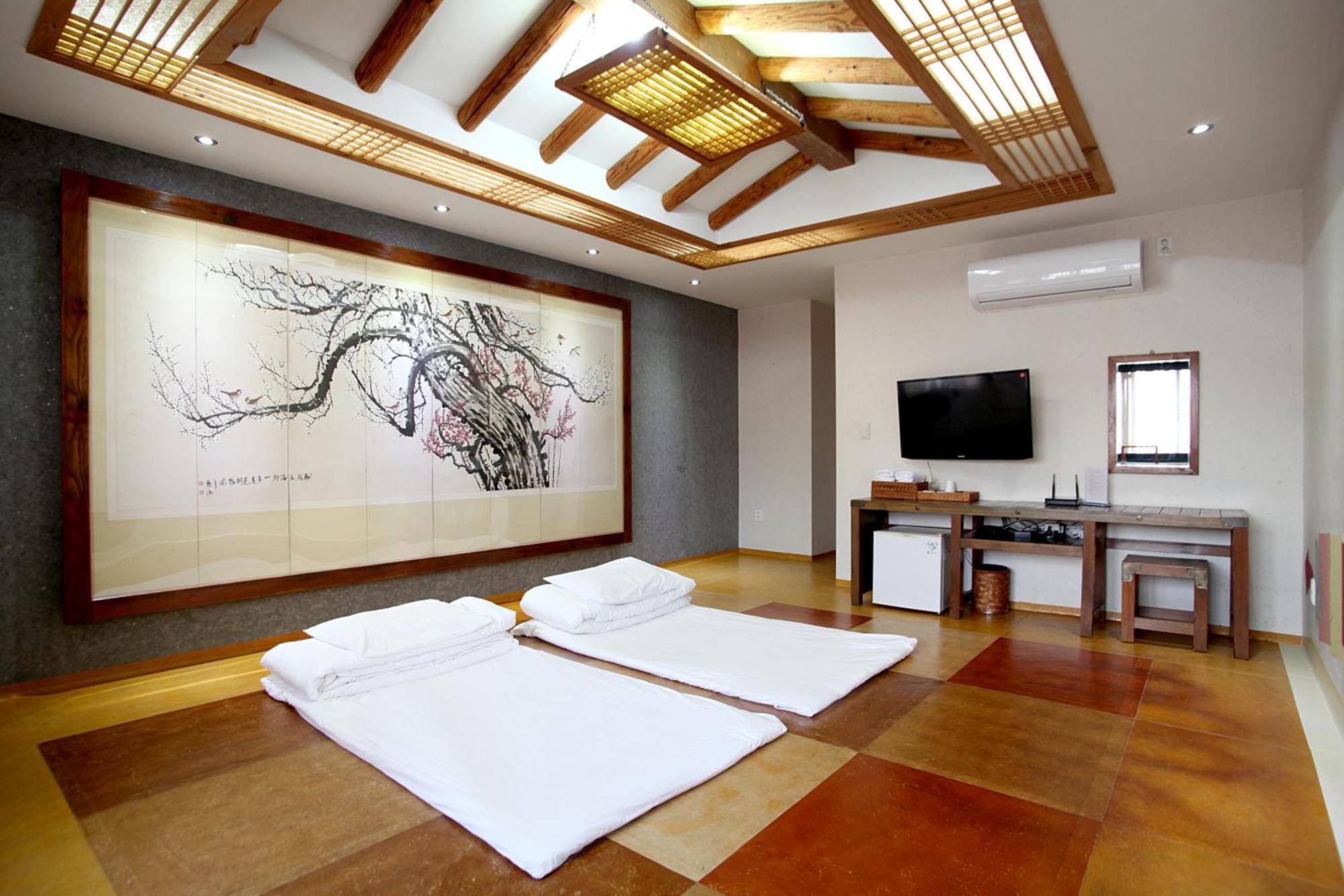 Jeonju Hanok Taejogung Hotel Room photo